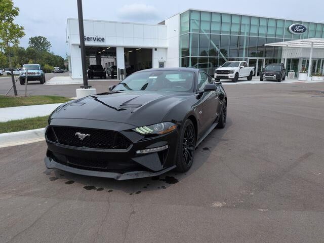 2019 Ford Mustang GT Premium — photo 1 of 4