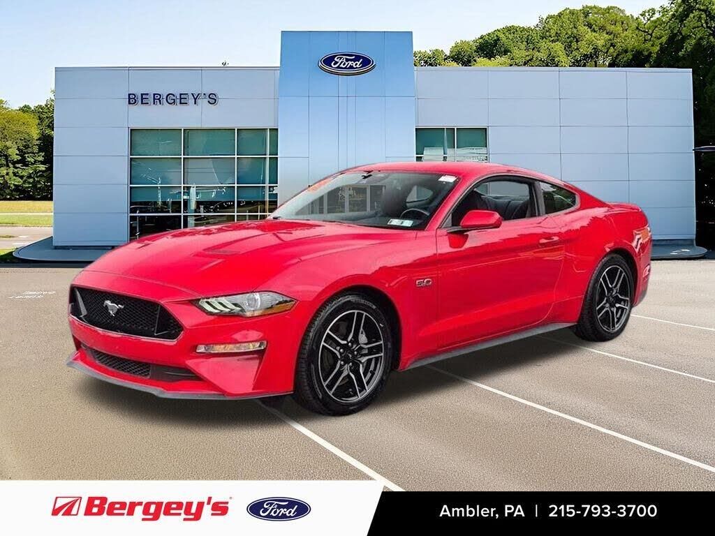 2021 Ford Mustang GT — photo 1 of 4