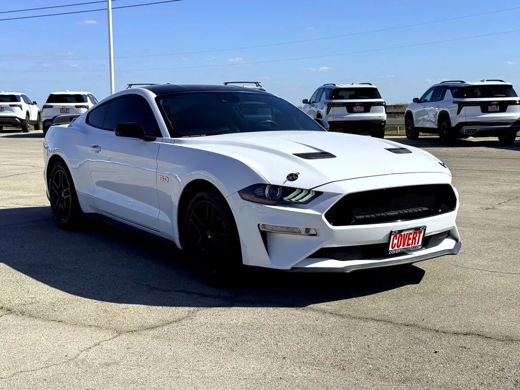 2022 Ford Mustang GT Premium — photo 1 of 9