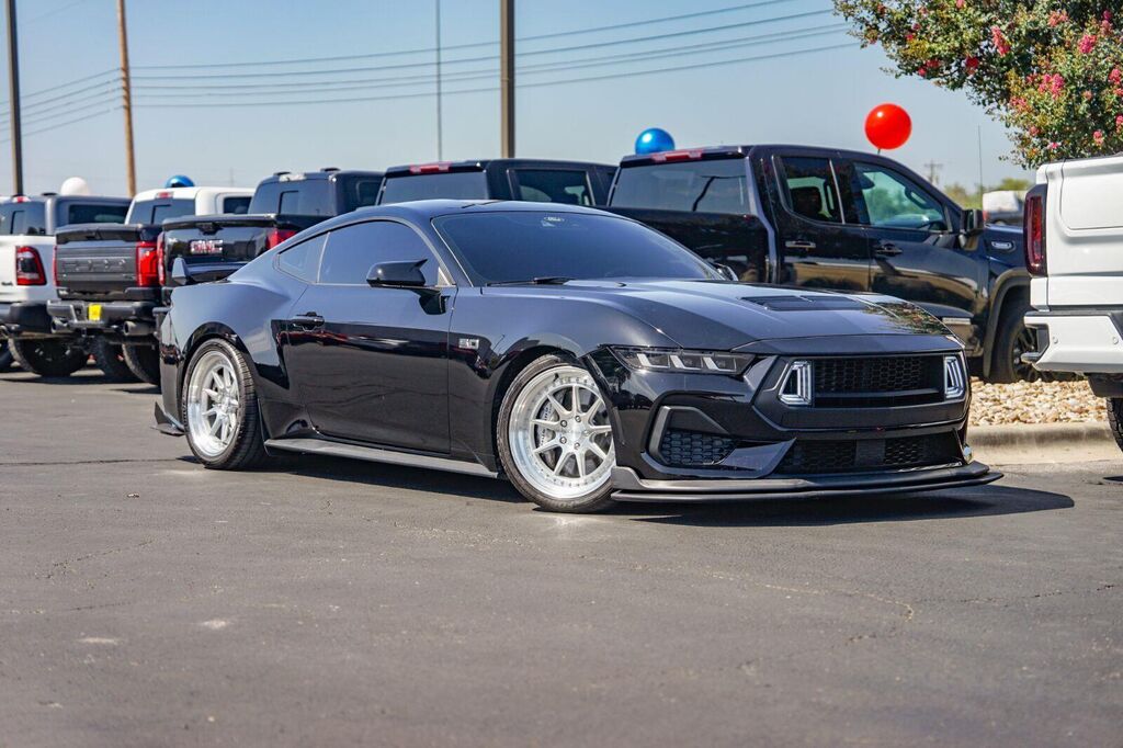 2024 Ford Mustang GT — photo 1 of 2