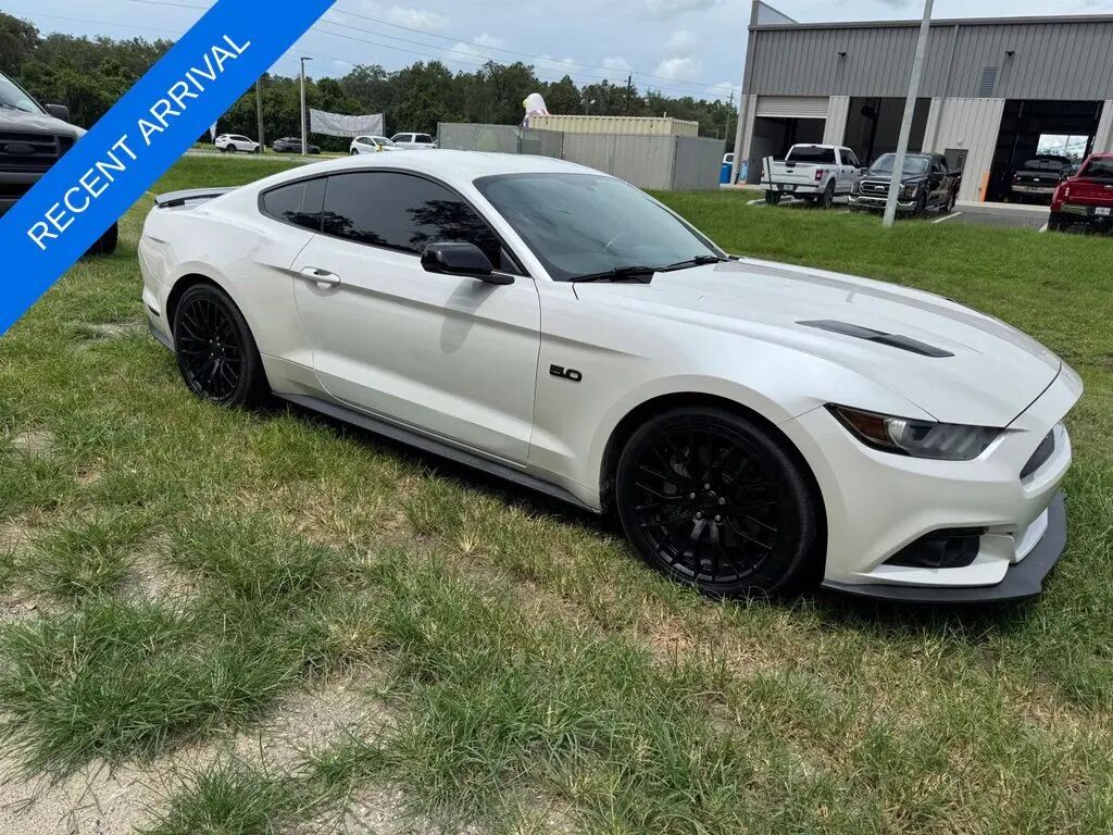 2017 Ford Mustang GT Premium — photo 1 of 3