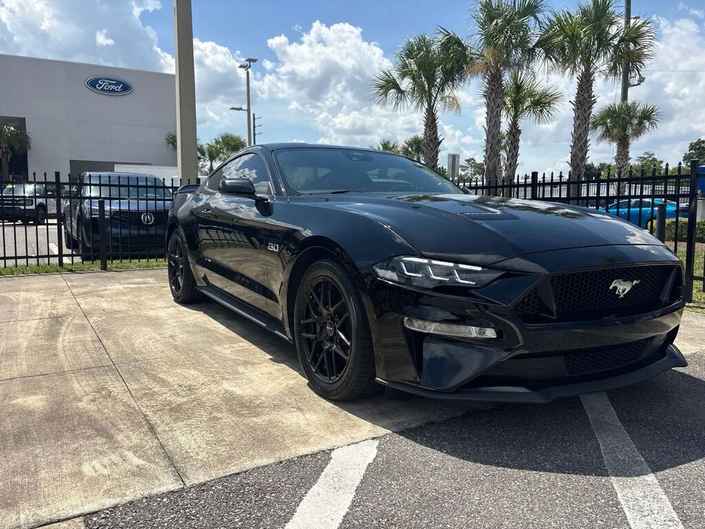 2022 Ford Mustang GT — photo 1 of 13