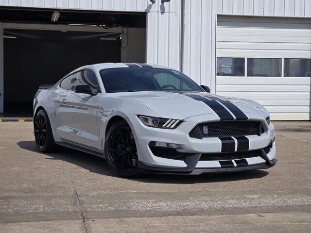 2017 Ford Mustang Shelby GT350 — photo 1 of 39