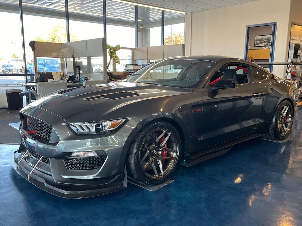 2020 Ford Mustang Shelby GT350 — photo 1 of 1