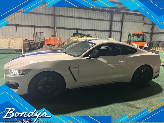 2017 Ford Mustang Shelby GT350 — photo 1 of 26