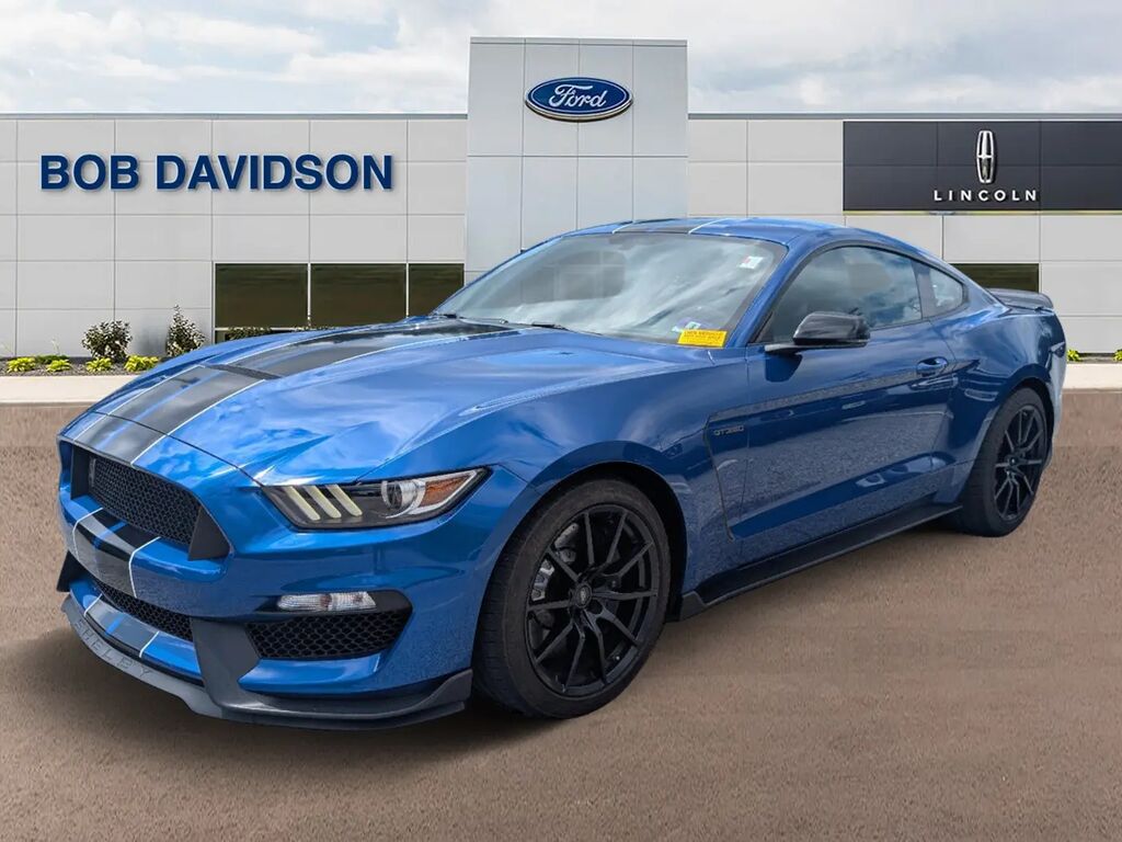 2017 Ford Mustang Shelby GT350 — photo 1 of 14