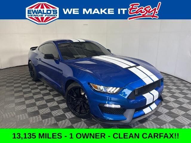 2017 Ford Mustang Shelby GT350 — photo 1 of 39