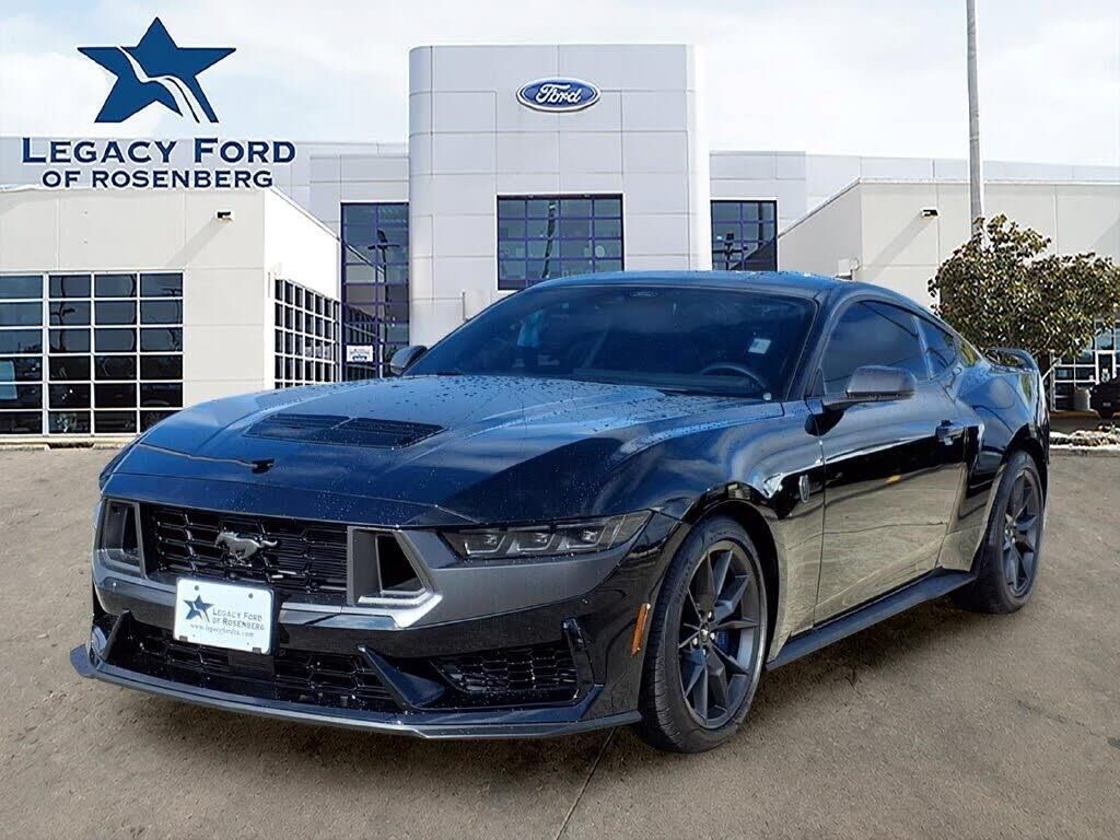 2026 Ford Mustang Dark Horse — photo 1 of 1