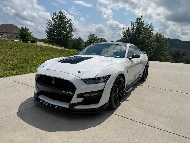 2022 Ford Mustang Shelby GT500 — photo 1 of 13