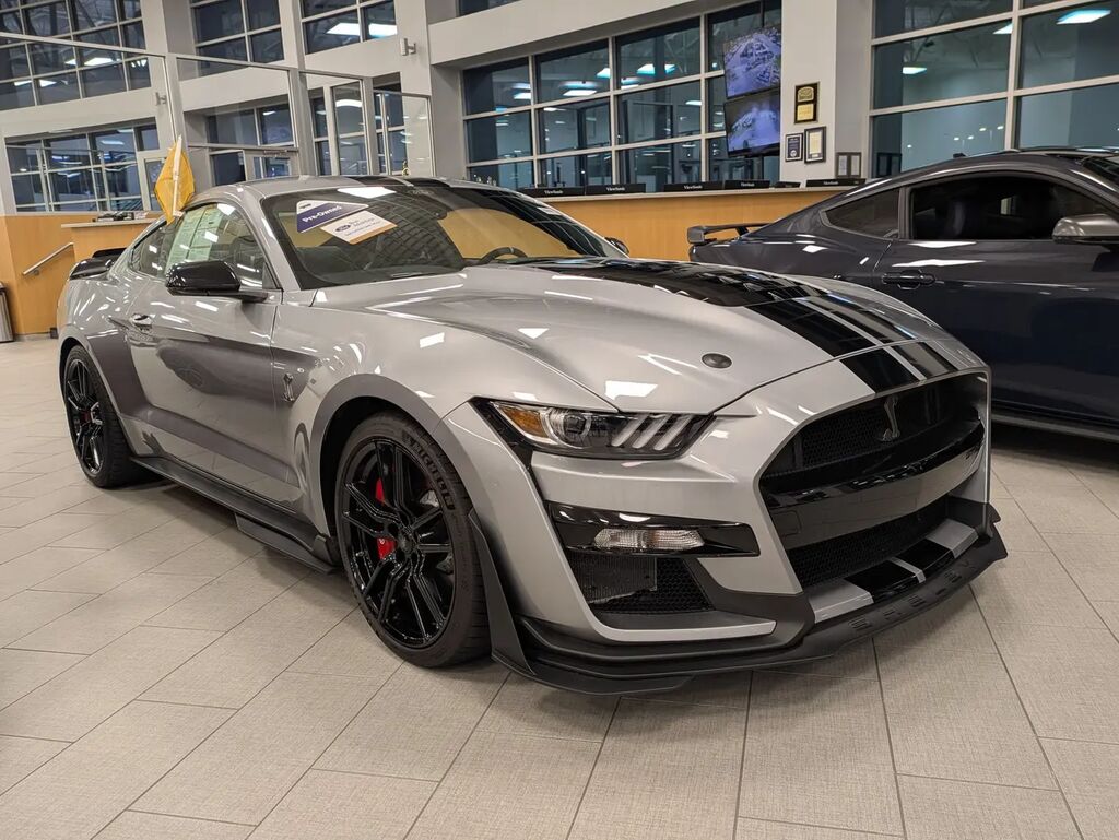 2021 Ford Mustang Shelby GT500 — photo 1 of 13