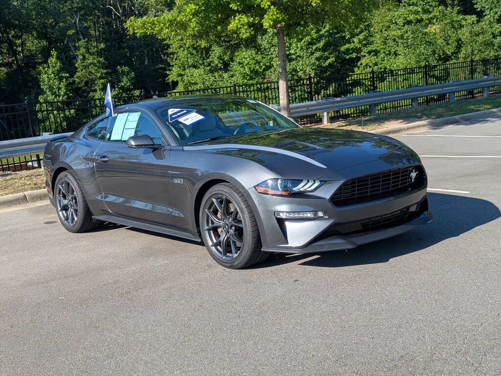 2020 Ford Mustang EcoBoost Premium — photo 1 of 1