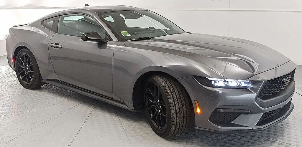 2025 Ford Mustang EcoBoost — photo 1 of 13