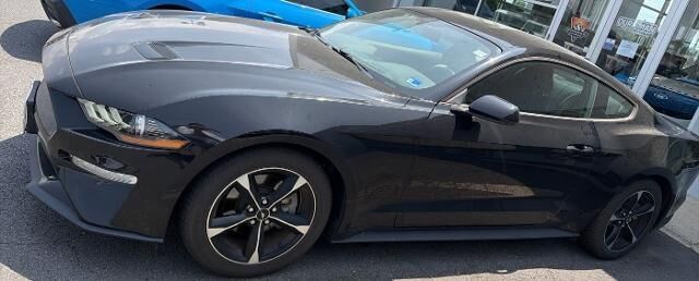 2018 Ford Mustang EcoBoost — photo 1 of 10