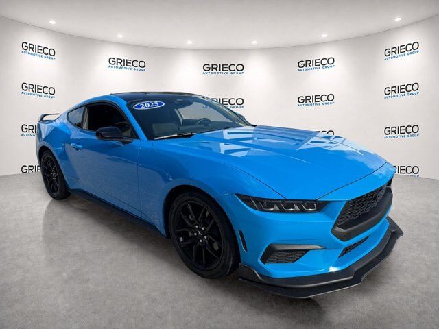 2025 Ford Mustang EcoBoost — photo 1 of 2