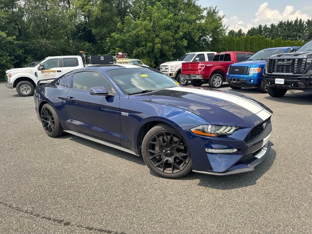 2019 Ford Mustang EcoBoost Premium — photo 1 of 14