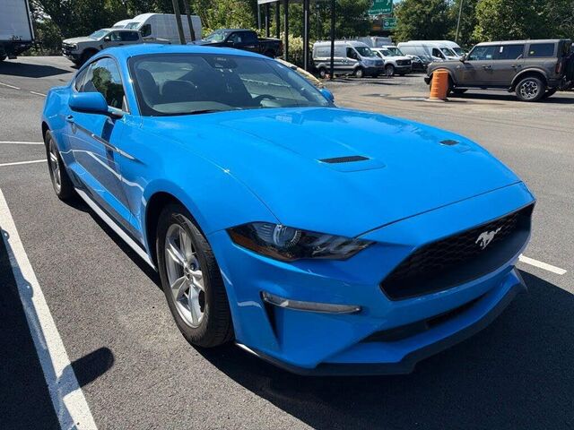 2022 Ford Mustang EcoBoost