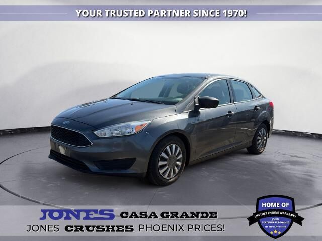 2018 Ford Focus S — photo 1 of 30
