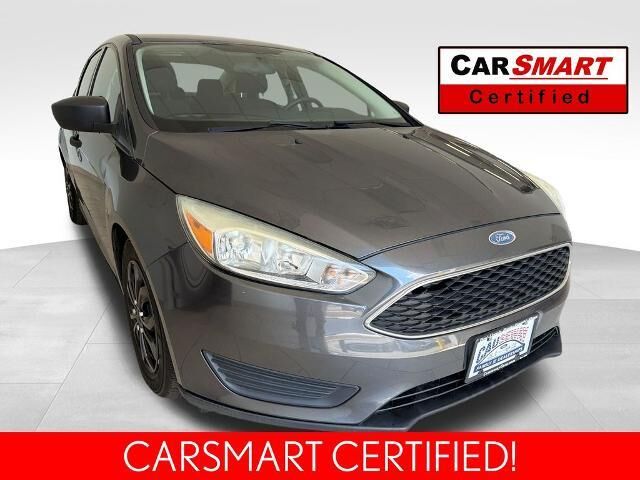 2016 Ford Focus S — photo 1 of 13