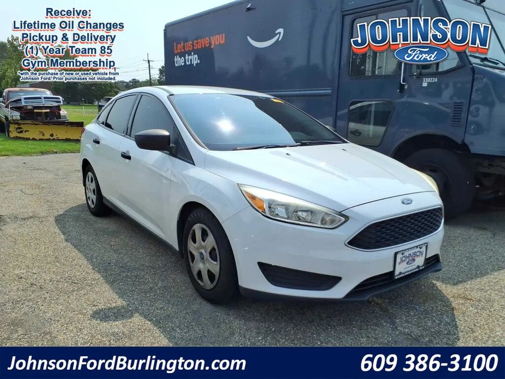 2017 Ford Focus S — photo 1 of 1