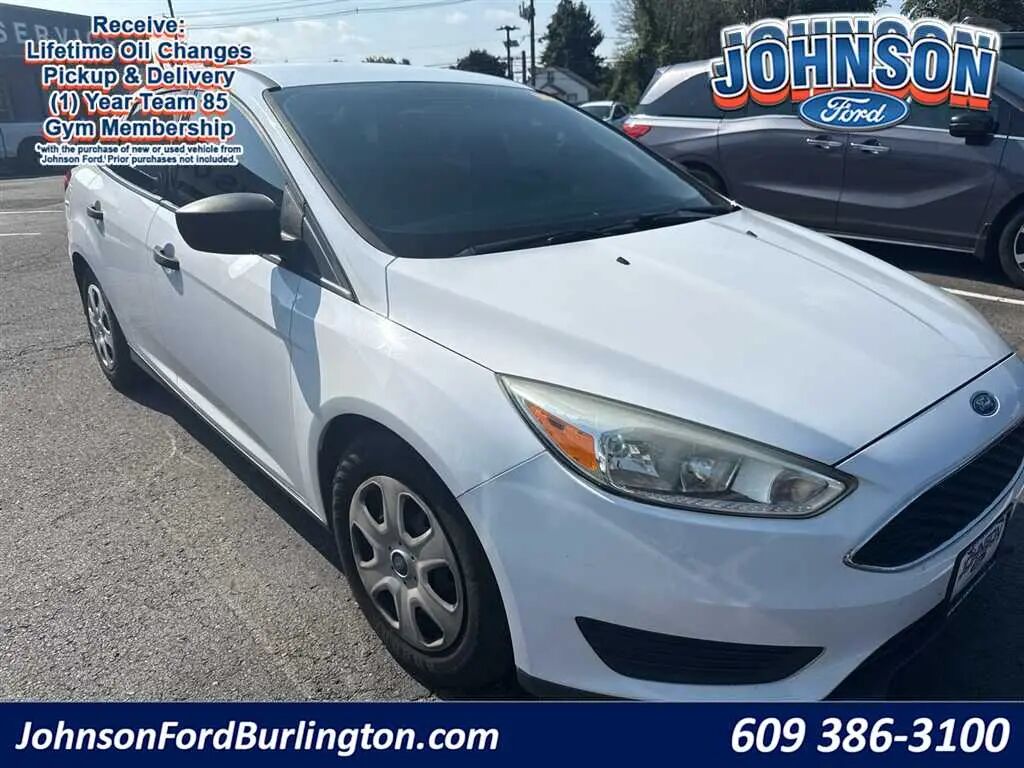 2017 Ford Focus S — photo 1 of 36
