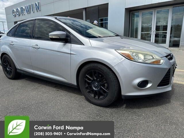 2014 Ford Focus SE — photo 1 of 39