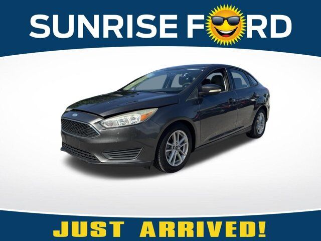 2015 Ford Focus SE — photo 1 of 14