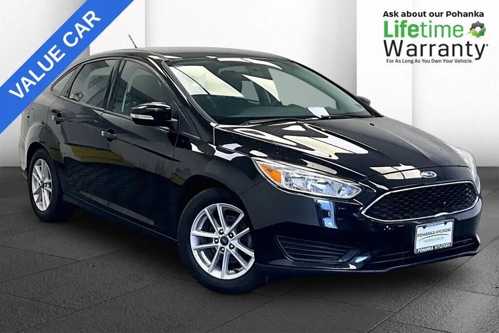2017 Ford Focus SE — photo 1 of 13