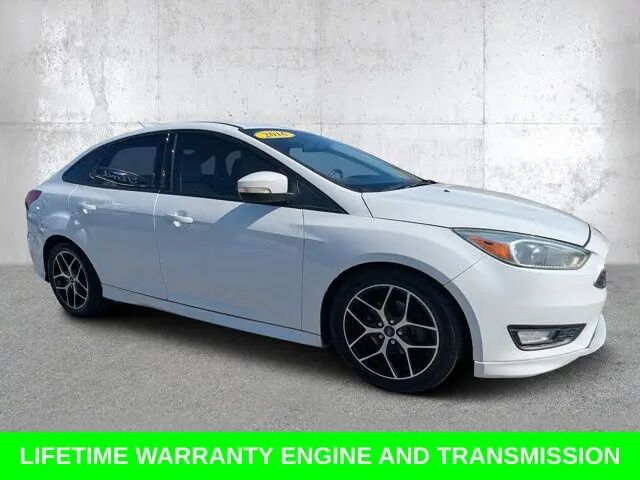 2016 Ford Focus SE — photo 1 of 15