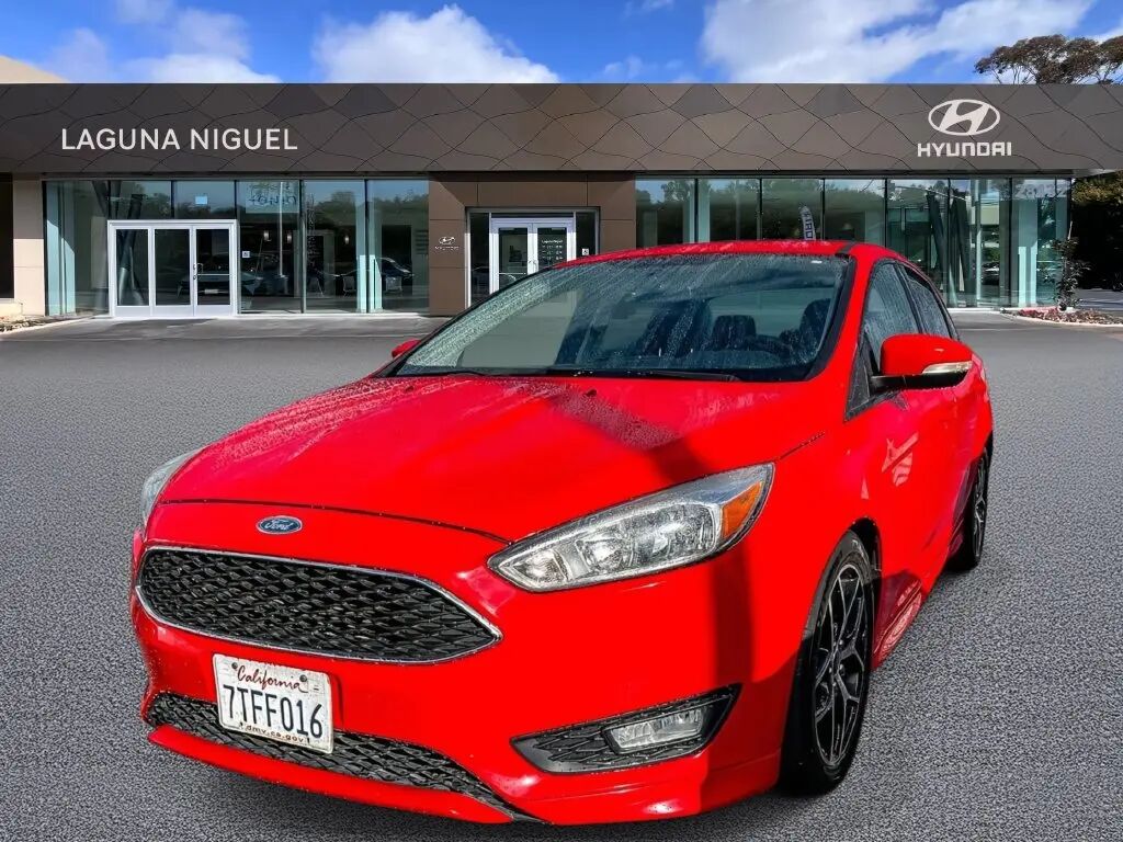 2016 Ford Focus SE — photo 1 of 8