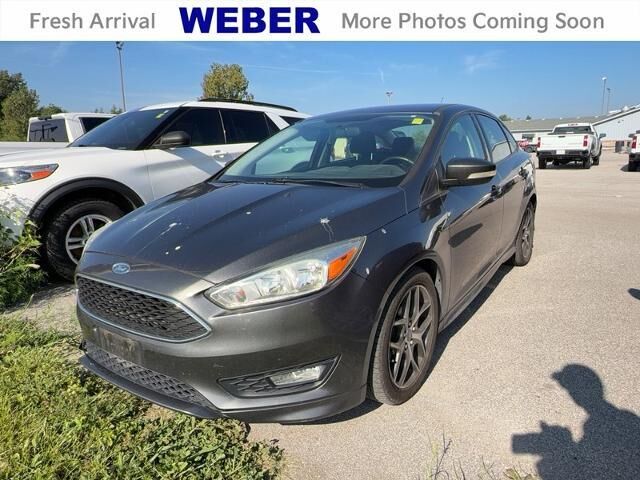 2016 Ford Focus SE — photo 1 of 8