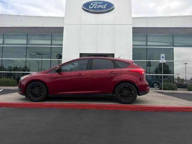 2015 Ford Focus SE — photo 1 of 26