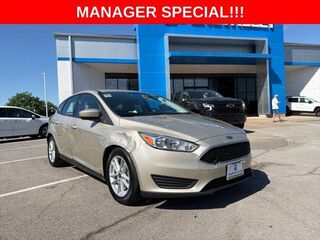 2018 Ford Focus SE — photo 1 of 19