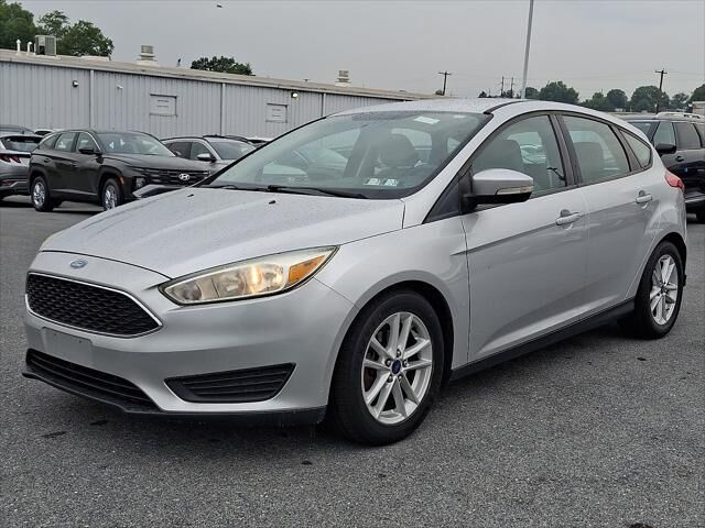 2015 Ford Focus SE — photo 1 of 13
