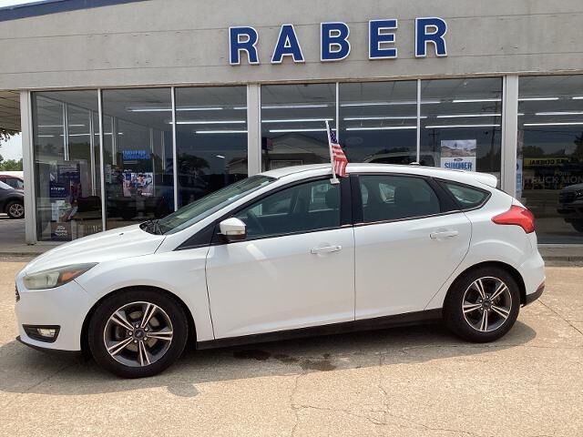 2016 Ford Focus SE — photo 1 of 13