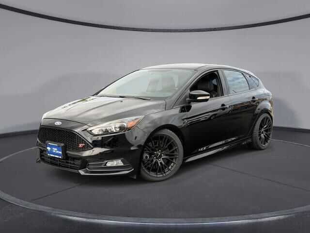 2018 Ford Focus ST — photo 1 of 41