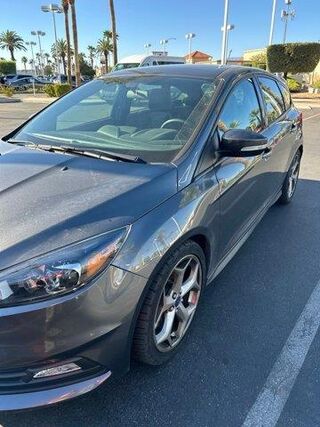 2016 Ford Focus ST — photo 1 of 3