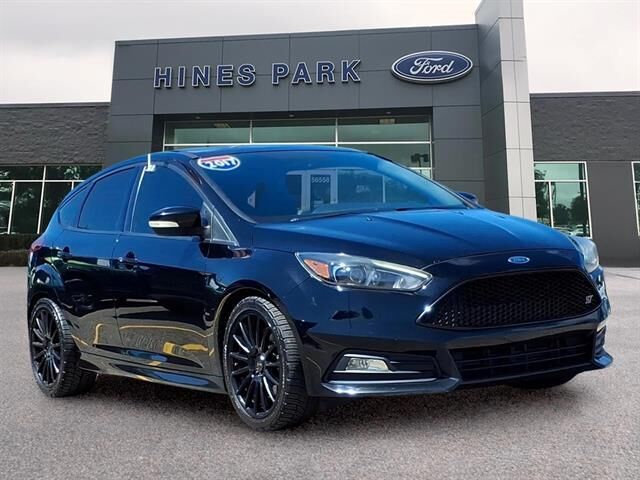 2017 Ford Focus ST — photo 1 of 13