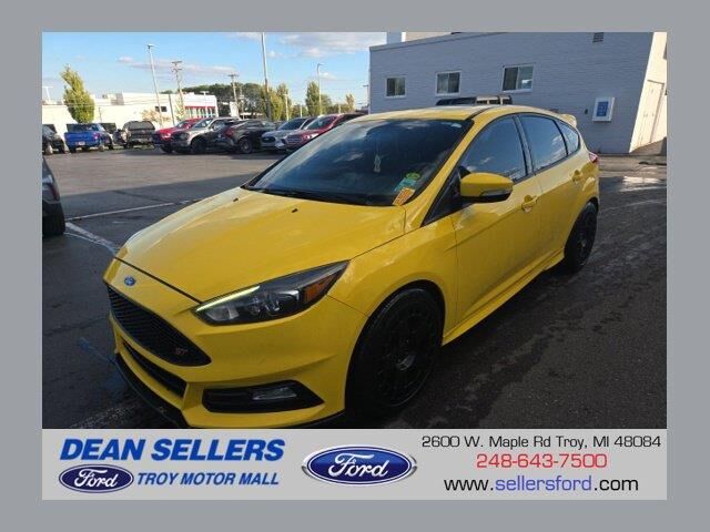 2017 Ford Focus ST — photo 1 of 13