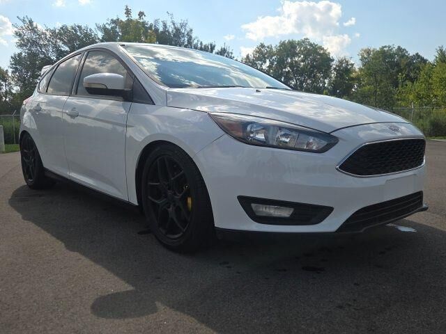 2017 Ford Focus SEL — photo 1 of 26