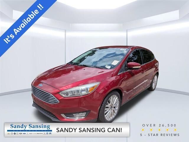 2017 Ford Focus Titanium — photo 1 of 26