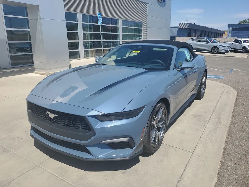 2025 Ford Mustang EcoBoost — photo 1 of 13