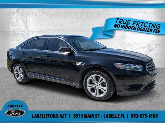 2017 Ford Taurus SE — photo 1 of 13
