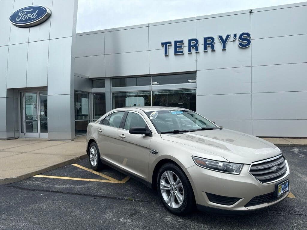 2018 Ford Taurus SE — photo 1 of 1