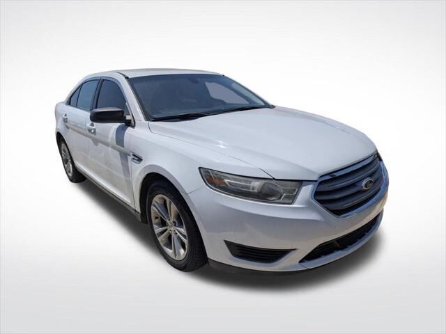 2015 Ford Taurus SE — photo 1 of 13