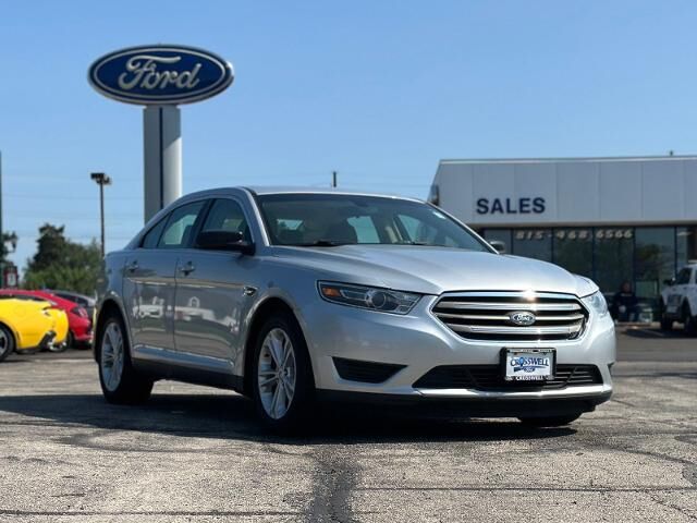 2017 Ford Taurus SE — photo 1 of 9