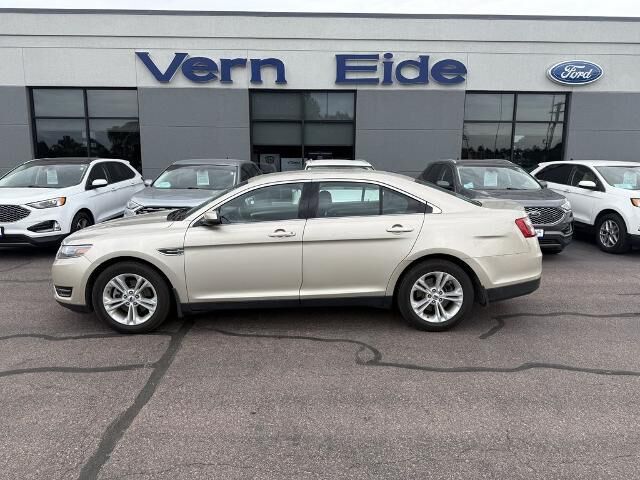 2018 Ford Taurus SEL