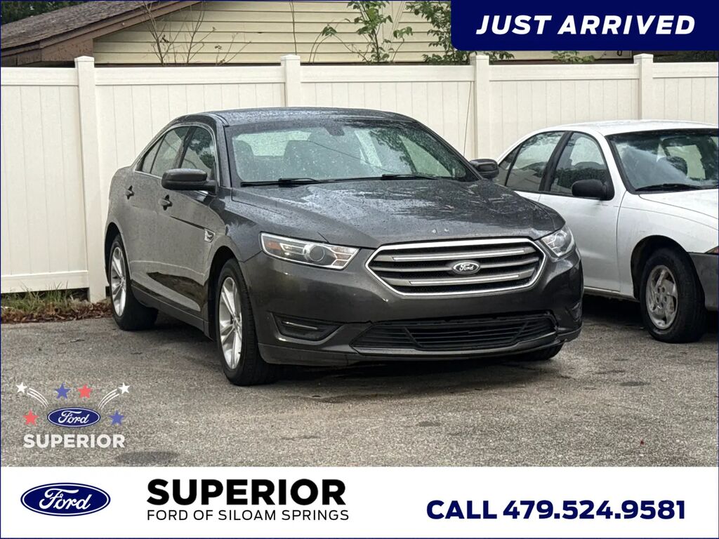 2018 Ford Taurus SEL — photo 1 of 4