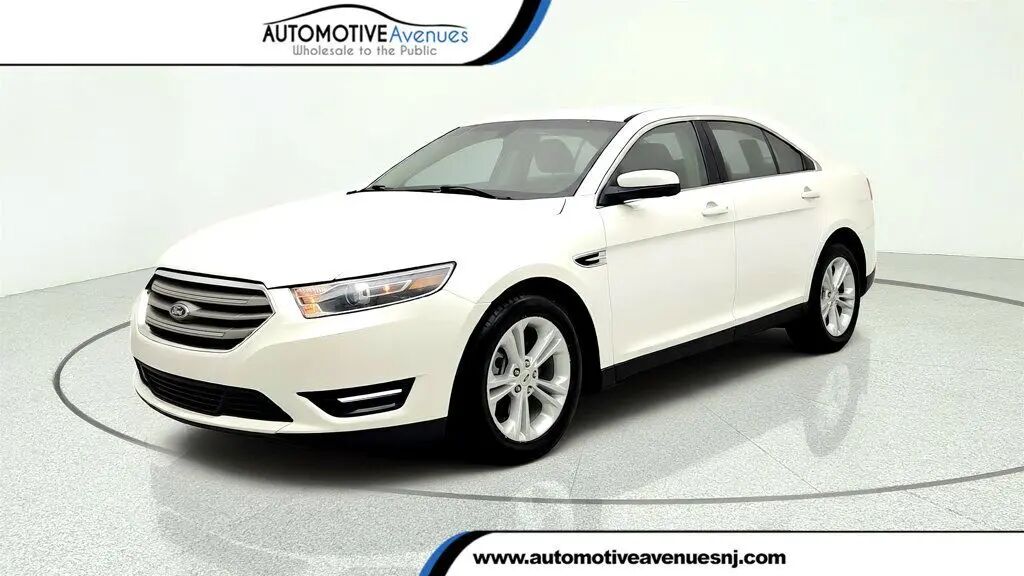2018 Ford Taurus SEL — photo 1 of 13