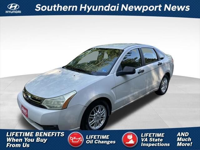 2009 Ford Focus SE — photo 1 of 13