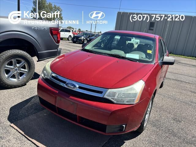 2009 Ford Focus SE — photo 1 of 14